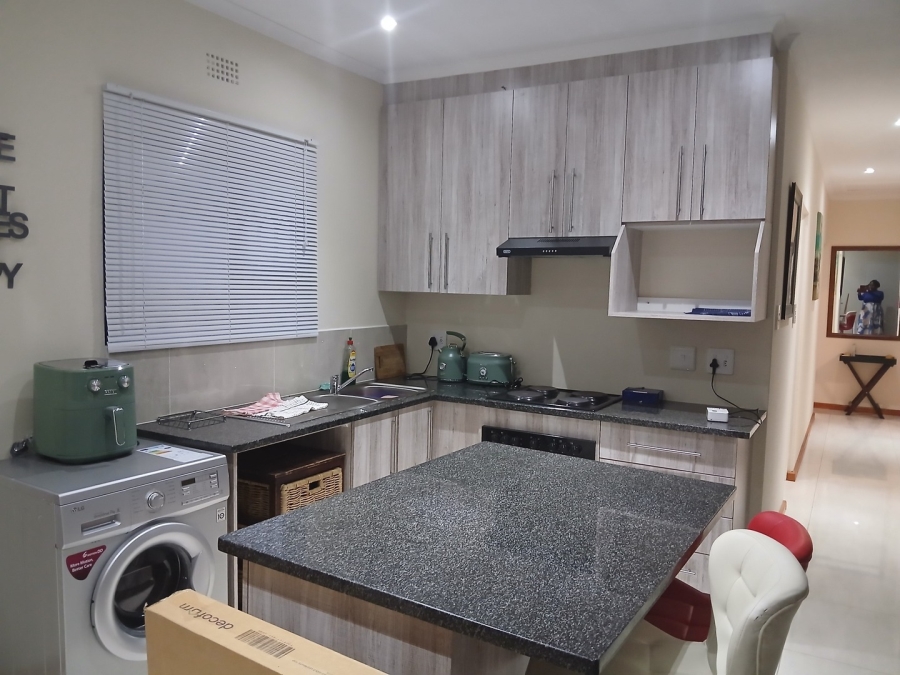 3 Bedroom Property for Sale in Cove Rock Eastern Cape